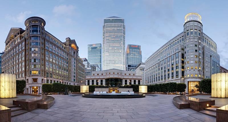 Canary Wharf ფინანსური უბანი ლონდონში, რომელიც წარმოადგენს ინსტიტუციურ კაპიტალის ბაზრებს