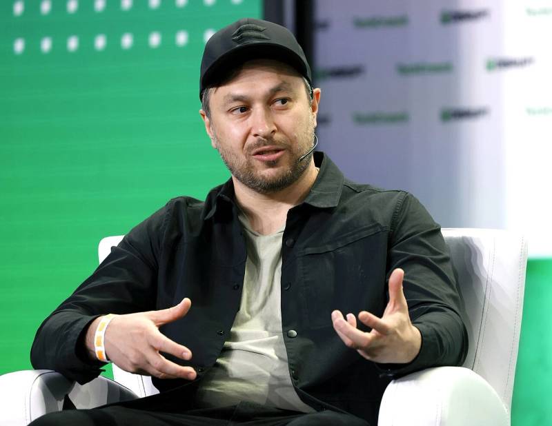 Anatoly Yakovenko, co-founder of Solana, discussing proof-of-history consensus mechanics and high-throughput blockchain networks.